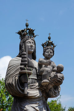 statua religiosa della madonna di Bonaria