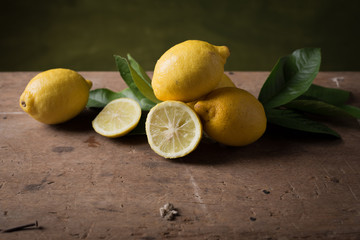 tavolo con limoni