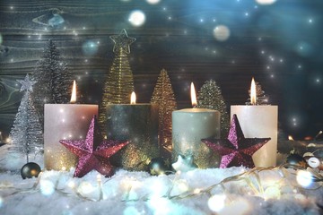 Adventskerzen - vierter Advent - Weihnachten Hintergrund Kerzen