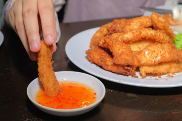 Deep fried squids with sauce