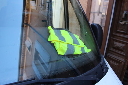 gilet jaune &agrave; paris