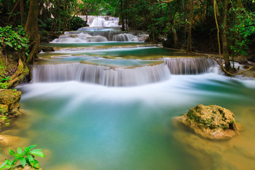Fototapeta na wymiar huaimae khamin waterfall srisawat district karnchanaburi thailand