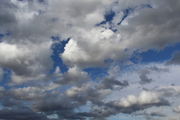 Cielo e nuvole in autunno