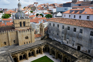Fototapeta na wymiar old city Coimbra Portugal