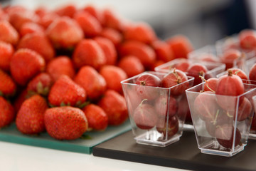 Selling fresh and ripe berries