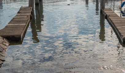 Steganlage im Wasser