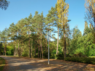 Ville de Vichy dans l'Allier. Parc du centre omnisports Pierre-Coulon sur la rive gauche de...