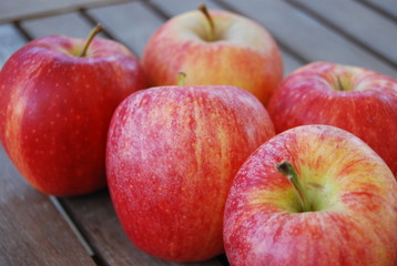 Fototapeta na wymiar Red Apples on Table