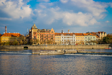 Sur les berges de la Vltava à Prague