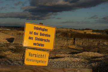 Vorsicht Absturzgefahr
