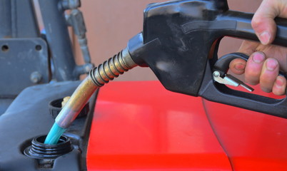 Traktor mit Diesel betanken
