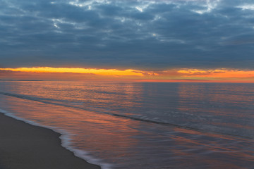 Fototapeta na wymiar colorful sunset at the sea