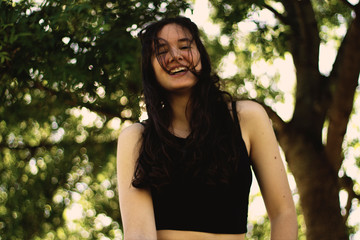 Retrato chica riendo