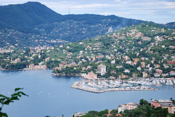 Obraz premium Cityscape of Rapallo from Sant'Ambrogio, Zoagli