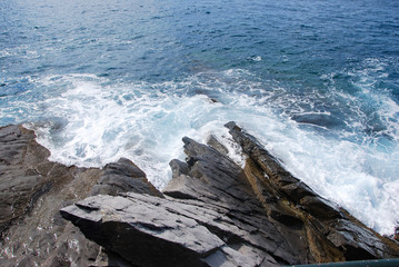 Onde sulla spiaggia di Zoagli