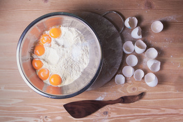 Stage of cooking dough for pasta: yolks in flour