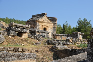 Fototapeta na wymiar hyerapolis pamukkale turkey antique city buildings landscape stones ruins summer nature