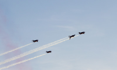 aviones haciendo acrobacias