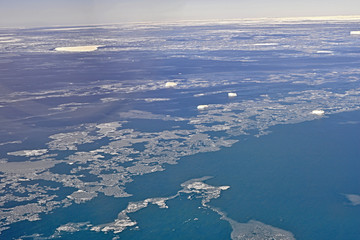 Flying over the antarctic peninsula