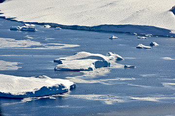Flying over the antarctic peninsula