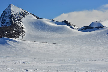 Flying over the antarctic peninsula