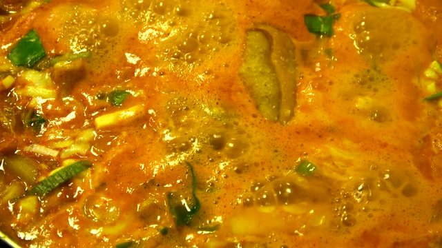 Boiling hot pot type of Korean stir-fried rice cakes, Jeukseok-tteok-bokki, 4K