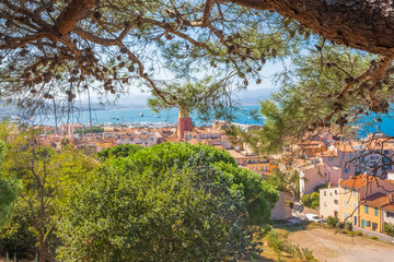 ville de Saint-Tropez vue de la Citadelle 
