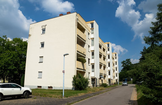 Mehrfamilienhaus
