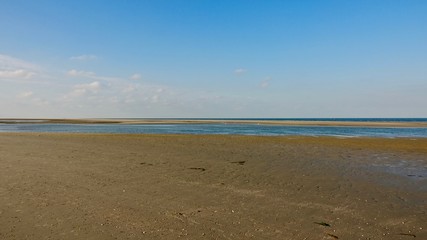 Weite menschenleere Nordseestrände, Zeeland in den Niederlanden 