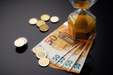 euros mit sanduhr