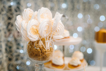 Meringue spiral dessert