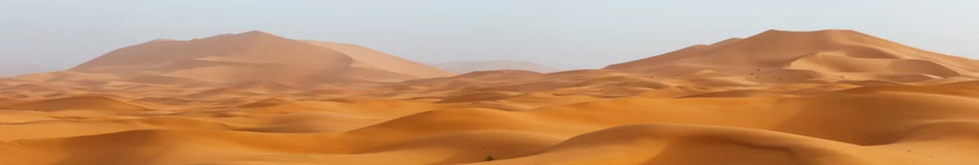 Papier Peint photo autocollant Panoramique Paysage panoramique incroyable montrant le désert de dunes de sable de l& 39 Erg Chebbi dans le désert du Sahara occidental au Maroc
