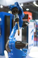 Automatic robot arm working in industrial environment