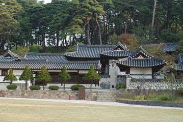 An old house of  Seongyojang