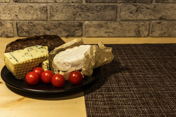 blue and white cheese on the plate