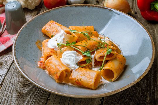 paccheri pasta with squid