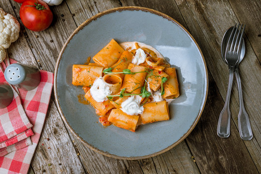 paccheri pasta with squid
