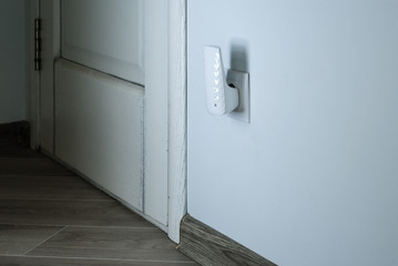 Wifi repeater included in the outlet. Home Internet Network