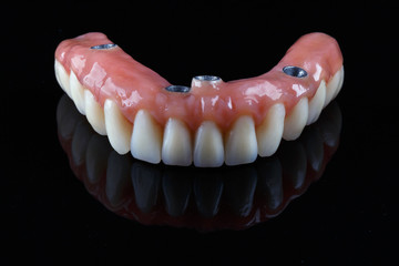 Dental prosthesis finished with an excellent artificial gum, ready to install the patient