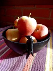 a bowl of apples