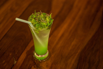 margarita with mint & straw