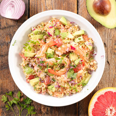 quinoa salad with shrimp, avocado and grapefruit