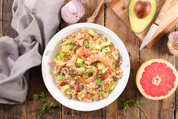 quinoa salad with shrimp, avocado and grapefruit