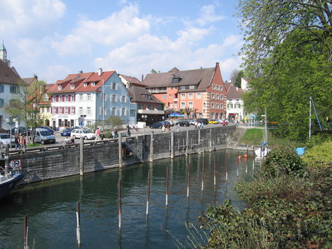 Hafenbecken im Fr&uuml;hjahr in &Uuml;berlingen