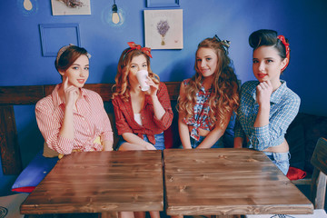 beautiful pin-up girls