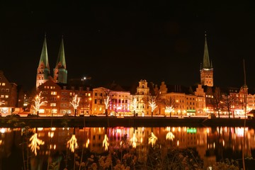 Fototapeta na wymiar Lübeck at night