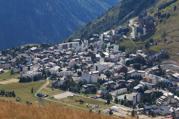 Fototapeta na wymiar Village Les deux Alpes at summer time
