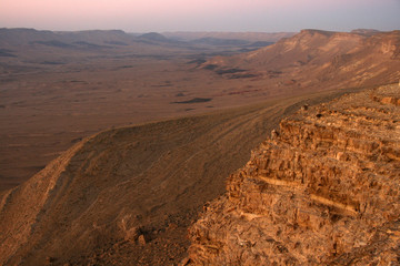 Fototapeta na wymiar Sonnenaufgang am Ramon-Krater, Israel
