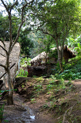 Maisons locales au village de Long Neck, Thaïlande du Nord