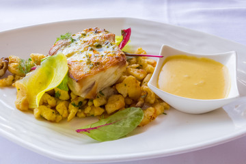 pavé de dorade à la plancha, pâtes artisanales et sauce vanille 
